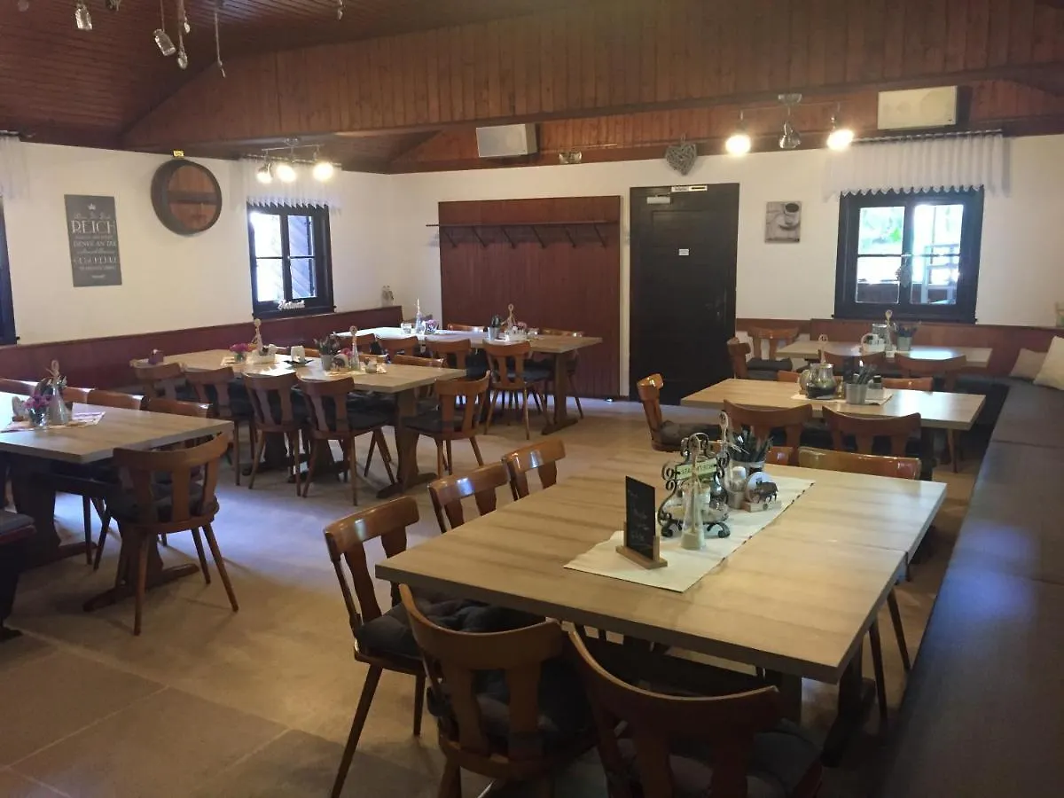 Apartment Ferienwohnung An Der Waldschanke Wurzburg